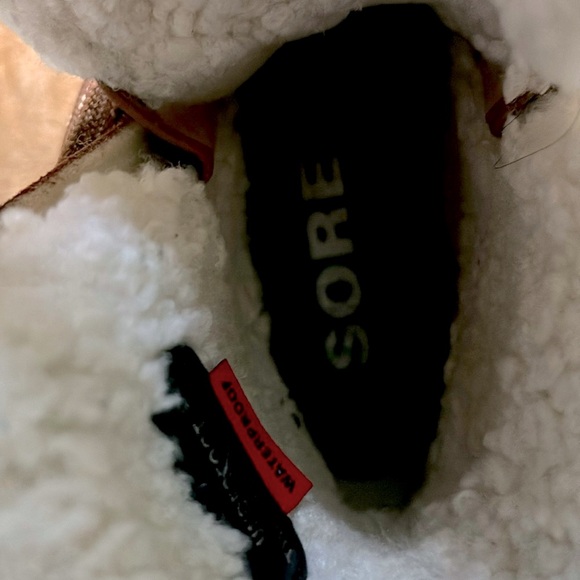 Sorel “Joan of Arctic” midcalf winter boot - Picture 4 of 5